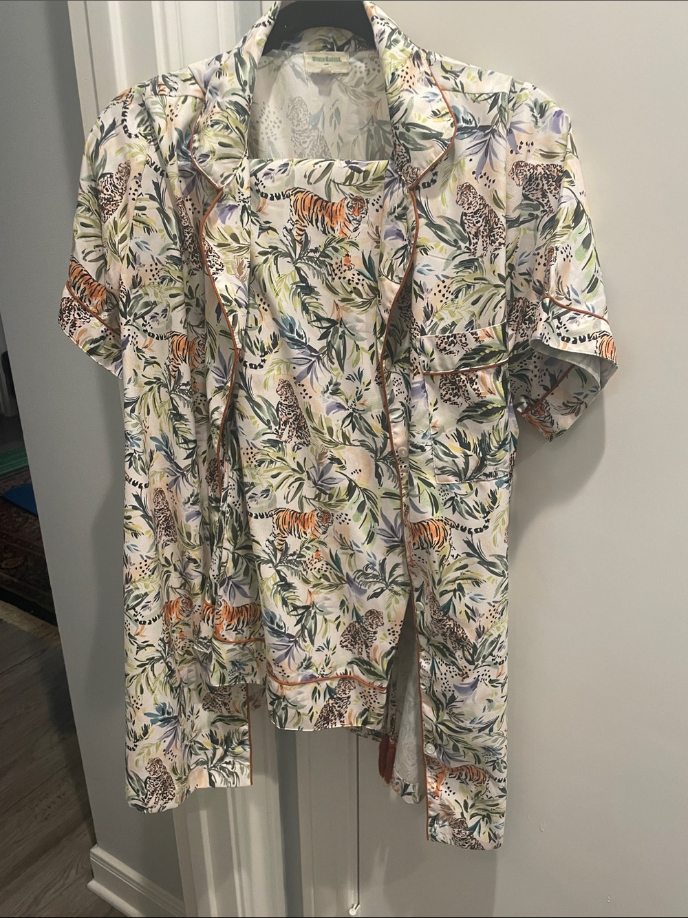 Button-Up Tropical Animal Print Women's Top - White/Green